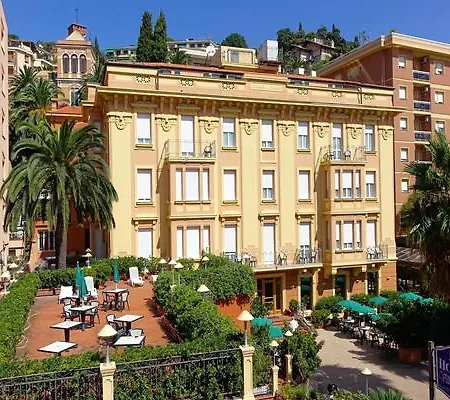 Italia Hotel 3*